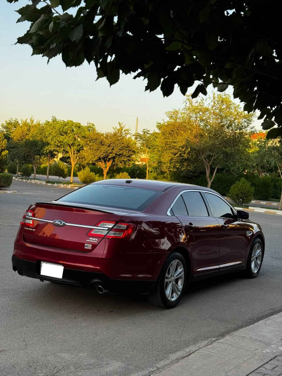 السَلٱمٌ عـَلـْيگمّ
سعر 105 بيها مجال 
للاتصال *********** 
فورد تورس 2013
مواصفات SEL/FLUX-FUEL
ثلاثه شاشه
دواخل 7الوان
محرك 6 سلندر  
حجم محرك 3500
كشنات امامي كامل كهربايي
دواخل سياره جديده 
حساس خلفي 
لايتات زنون 
 تحكم استيرن
وثبيت سرعه 
مانع انزلاق 
 تبريد تدفئة شغال
كير محرك شرط
صدر امامي خلفي جديد
‏كهربائيات—كله شغال -
شرط سياره جاهزه
سياره مابي نواقص بدون مصرف 
رقم سليمانيه 
رقم وسنويه
لحد 2029
بيها بابين صبغ  معه جاملغ 2 كلير توحيد لون بدون دواخل 
شرط تحويل او غرامه 
تحويل مباشر 
عنوان ديالي خانقين ✅
