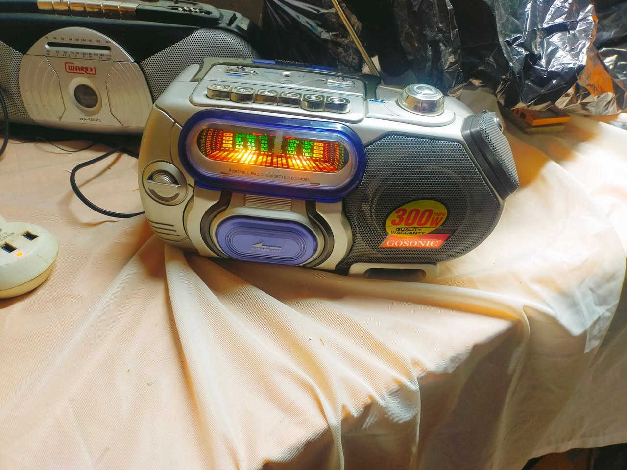 مسجل وراديو  صيني شغال بشرط 
سعره 20 الف قفل نهائي ...يوجد توصيل


**إذا كنت صاحب هذا الإعلان وتريد حذفه لأي سبب، رجاءا أرسل رسالة إلى الدعم الفني**