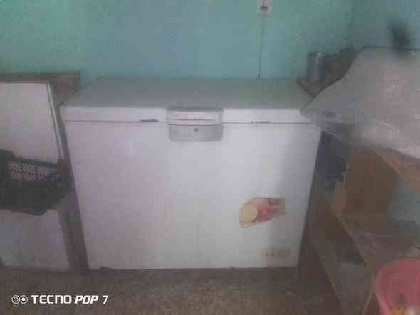 سلام عليكم غراض كافتريه كاملات مجمده وشوايه كباب وسنك وميز كافتريه كلهن ٥٠٠  مكلف بيهن العلكايه شارع العريض قرب جامع حي الزهراء ع ***********
