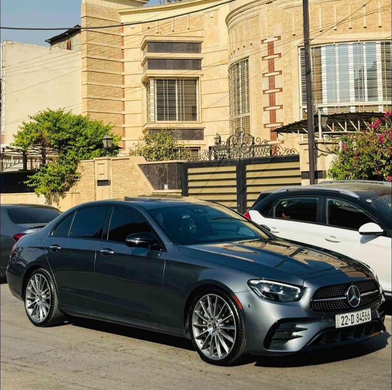مارسيدس بنز MERcedes E350 2022
مغلفه حاليا افلام حماية Ppf-Maat يم مركز Nvn 
بيه كتاب تضليل السيارة ⚫️

وارد امريكي حادث جاملغ امامي وخلفي (كلش بسيط)
 بدون دواخل بدون ايرباك نهائيآ 💯☑️

المواصفات 1/1 فول الفول الاخير 

فتحه 
بصمه 
بصمه ابواب 
جنطه كهرباء 
بدي AMG اصل بلاد
سستم صوت برومستر 
داخل 64 لون 
رادار امامي 
نقاط عمياء 
شاحن وايرليس 
تحذير تصادم 
كشن تدفئه 
شاشه متصله 
5 كامرات 
انظمه قياده 
ماشيه 90 الف 

بيها هوايه مواصفات معروفه بالمرسيدس فول الفول 
كير محرك كهربائيات مكفولات وع فحص 

السعر 33 الف 330 ورقه وبيه مجال للشراي 
العنوان الصليخ 600 قرب جسر الصليخ 
للتواصل والواتساب ***********

رابط الواتساب المباشر لصاحب سياره👇🏻 💯☑️
⁨ ⁨ ⁨ ⁨ ⁨ ‏https://wa.me/964***********
