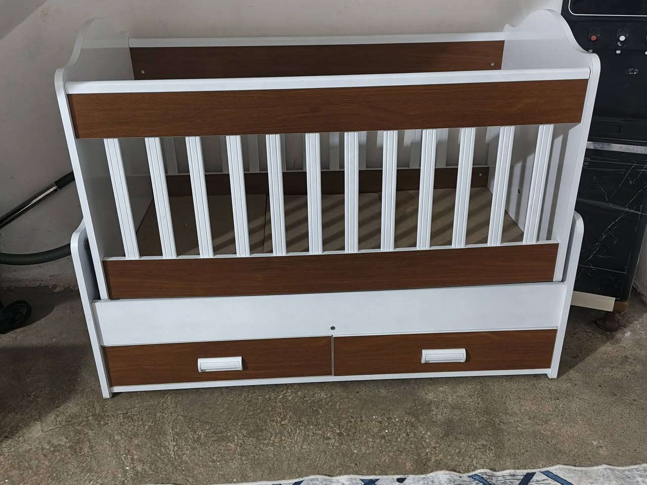 السلام عليكم
كاروك درجة أولى هزاز برهم حد عمر 8 سنوات 

مع عربانه أطفال كل عيب مابيها السعر الاثنين 160 

العنوان كركوك حزيران ***********
