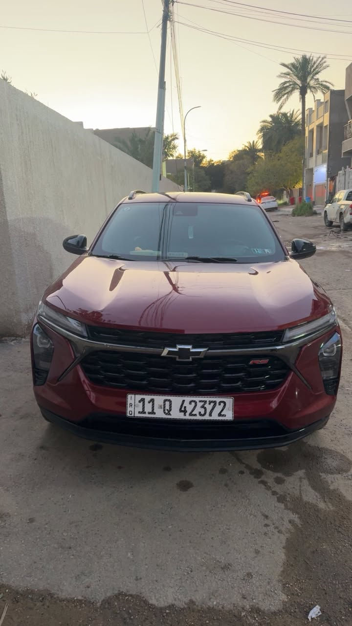 ‎✅اسم السيارة : شوفرليت تراكس 

‎اقتصادية كل لتر يمشيك ١٣ كيلو متر 

‎✅الفئة : 1RS

‎✅الموديل :  2024

✅رقم السيارة : بغداد بأسمي تحويل 

✅السعر :  165 ورقة 

✅الضرر :   حافة البنيد وجاملغ فقط صبغ بدون دواخل

✅عداد المسافة : 19 الف مايل

‎✅الايرباكات : بدون ايرباك كلة سليم 

__________________________________

‎🔻1-حجم المحرك 3 سلندر 1200 تيربو 137 حصان عزم دوران 220 

‎🔻2-ويل كب حجم 18 مع طقم تايرة بحالة ممتازة 

‎🔻3-تشغيل عن بعد      

🔻4-غرفة السيارة جلد اسود مطعم ماروني

‎🔻5-شاشة كبيرة الحجم للتحكم بكافة الايعازات 

‎🔻6-تحكم ستيرن جهتين متكامل 

🔻7-رادار امامي مانع للتصادم   

‎🔻9-كامرة خلفية 

‎🔻10-تحديد مسار  

‎🔻11-تدفئة المقاعد الامامية مع تدفئة ستيرن 

‎🔻12- رادار جانبي 

🔻13- apple car play wireless & android auto wireless 
صور الحادث موجودة يتفضل خاص الشراي 

*********** للاستفسار 
مكاني بغداد شارع فلسطين
