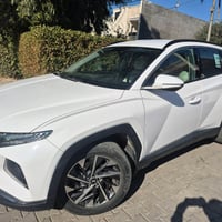 توسان 24خليجي محرك 2000فول ماعدا البانوراما بصمه تشغيل عن بعد حساس اما...