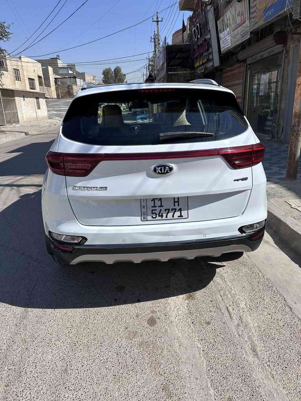 السلام عليكم اخوان كيا سبورتج موديل 2020جي تي لاين معروفه ماصفات الجيتي ميحتاج اكتب فول واحد عل واحدبغداد بسمنه تحويل ثاني يوم السياره ماشيه 68 الف مكفوله من الضربه والصبغ والبارد تكحيلات بصيطه بالدعامية فقط السعر 215 وبيهه مجال  مكاني بغداد الزعفرانية ***********
