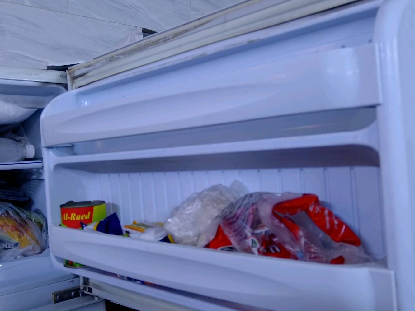 ثلاجه للبيع كونكورت مستعمله الماطور ممفتوح سعر 150لل استفسار *********** رقم او على الخاص