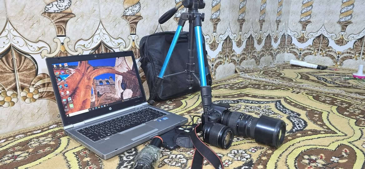 لاب توب اج بي 
الذاكرة نص تيرة 
وشرط جيس ومنصبة كافة البرامج
ايضا كاميرا 100دي كانون
تاج لمس مع زوم وعدسة  ايضا جيس بعدة مع كافة الملحقات من ستاند ونك مايك وتوصالات وحقائب 
السعر 650
وبيهن مجال 
***********
