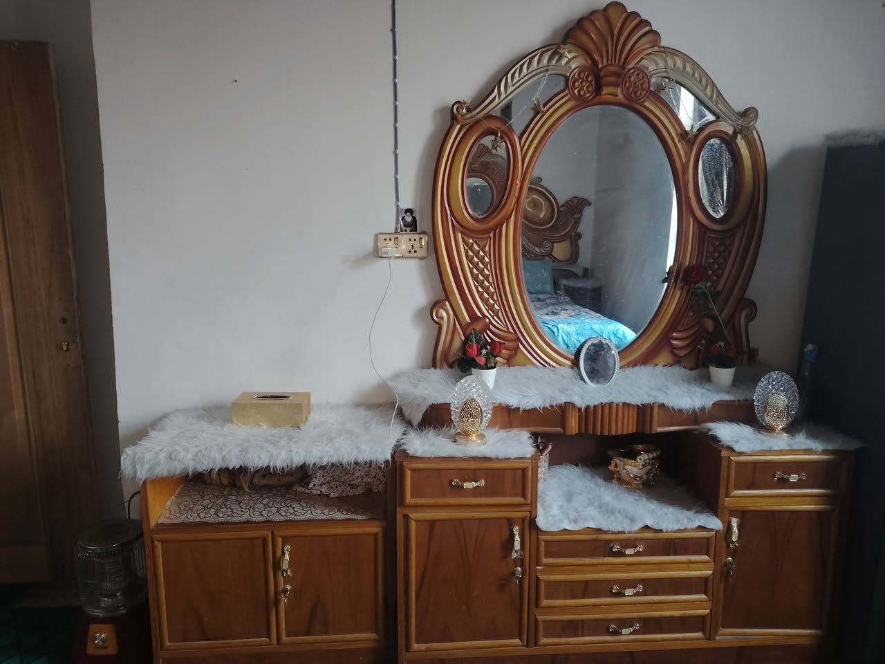 السلام عليكم 
غرفه للبيع غرفه صاج  جاهزه من كلشي وستعمال قليل السعر خاص بيع مستعجل 
  رقم *********** بي واتساب
