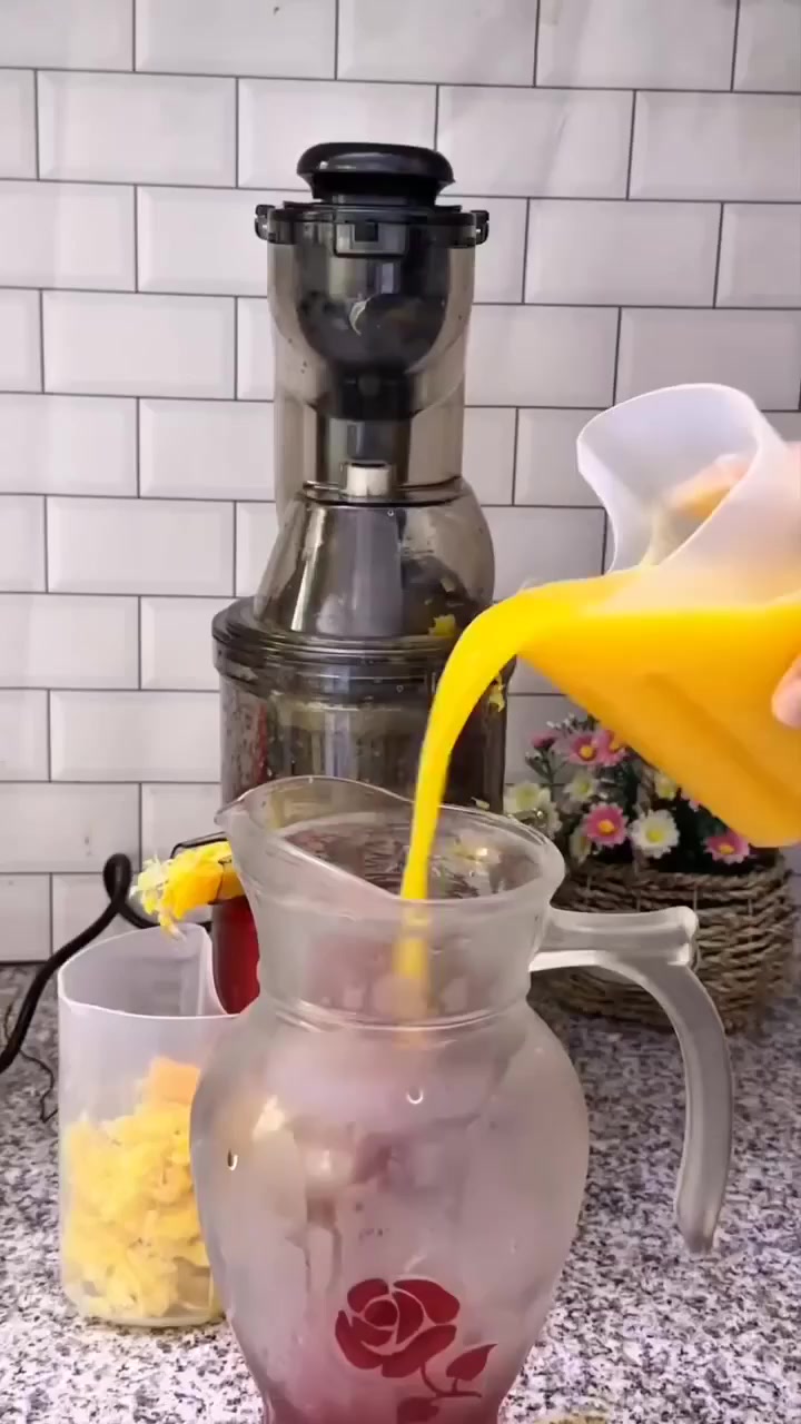 معصاره فواكه بطيئه من ماركه اس كي جي سعر القطعه 55 الف فقط 👌😍


**إذا كنت صاحب هذا الإعلان وتريد حذفه لأي سبب، رجاءا أرسل رسالة إلى الدعم الفني**