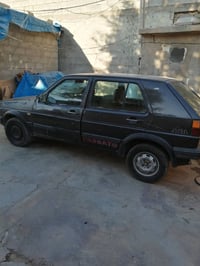 كولف ٨٩مشروع وطني السعر ٢٠ وبيها مجال رقم المبايل 07891699425