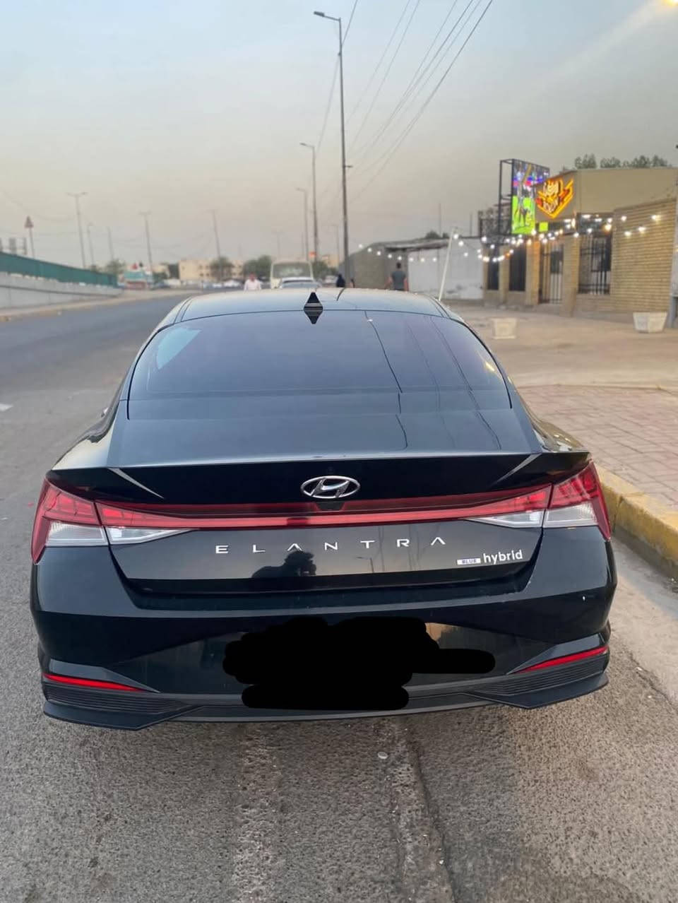 السلام عليكم
للبيع. الانتره هايبرد 

موديل 2023 رقم بغداد إنكليزي 

حادث جامع وبنيد تبديل فقط 
والجاملغ الثاني بي صبغ بسيط 

مواصفات فول عدة الفتحه 

السعر :134 ورقه وبيه مجال بسيط  

مكان السيارة : البياع شارع 13 

الاتصال: ***********
