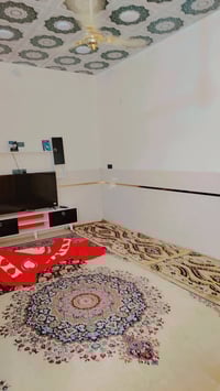 للبيع بيت 100 م بناء طبوك جمهور صارله سنه من كملته بي غرفتين صالتين مط...