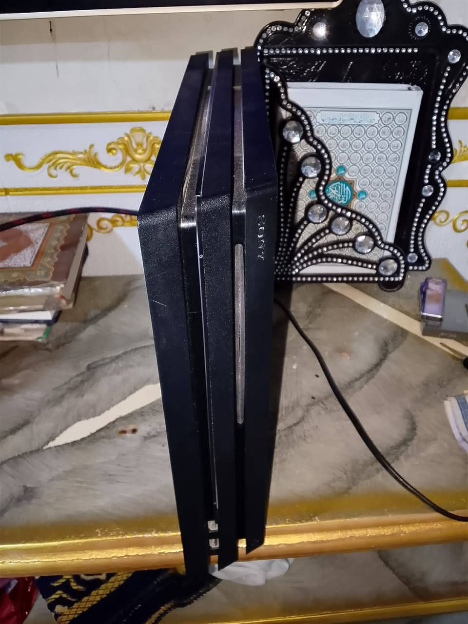 سلام عليكم للبيع Play  Station 4 PRo
ذاكره تيره 
الجهاز مهكر بي 10 ألعاب كلهن قويات 
دبل جوستك وحده اصليه مال جهاز والثانيه جديد 
شرط ما مفتوح 
مكاني بغداد المحموديه 
سعر 320 
للاستفسار ‭0786 443 5872‬
ملاحضه اخوان إني مكلف بل نشر 
الشراي يتصل عل رقم الولد صاحبه
