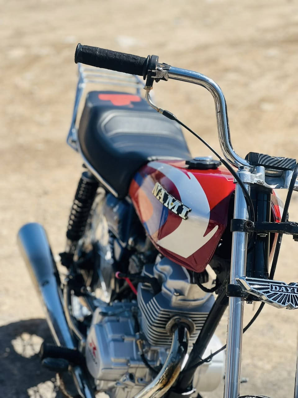 السلام عليكم دراجه تعمير
كله 26 شاصي شلامجه اصلي 
مكينه رابيدو 
دراجه مفوله 
***********
