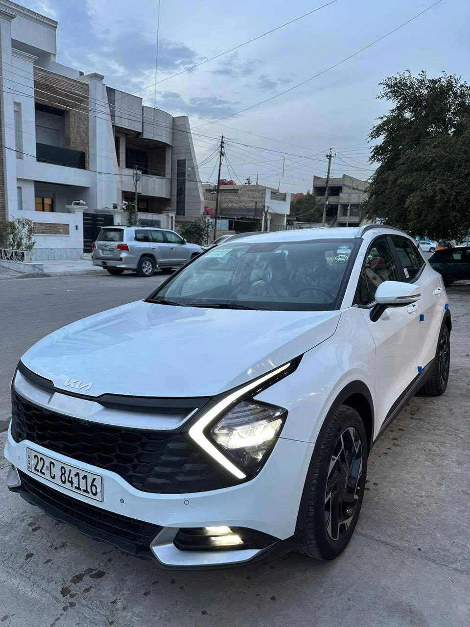 للبيع كيا سبورتاج 2023 خليجي ضمان شركة نم 
فوول مواصفات عدا البانوراما فقط
رقم اربيل باسمنه تحويل مباشر بأسم المشتري او وكاله عامه 
سياره جديده وبعده كله بوضع الشركه ماشيه 35 الف
بيه طخه وحده بكد اصبع على وضعه مامصلحه بجاملغ الامامي الايمن مبين بلصور وسونار موجود مال مندلاوي 
سعر مناسب وبلعافيه للياخذه 
مكاني بغداد الشعب مقابيل سوق شلال
***********
