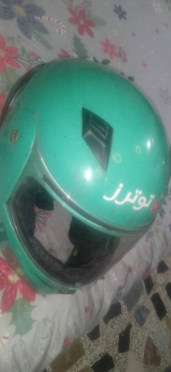 سلام عليكم شباب  خوذة للبيع مال دلفري سعر 40 وبيهة مجال الستفسار على رقم ***********
