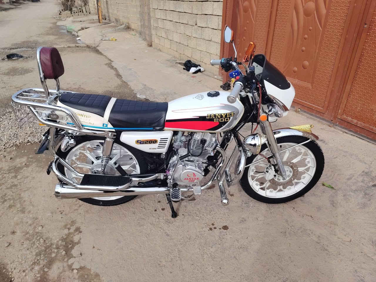 دارجه جني ابوالكله موديل 25محرك 200بعده عله وضع الشركه السعر 900وبي مجال وهله بل الشرايه مكاني الحويجه داخل ***********
