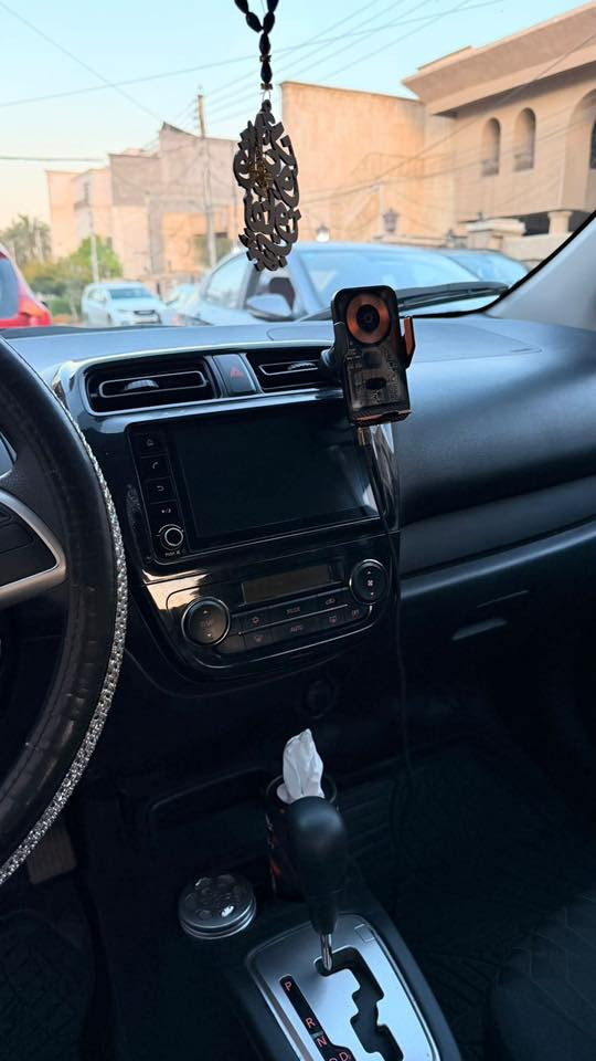 السلام عليكم 
ميسيوشي ميراج للبيع موديل (2024) سياره جديده كلش استخدام شخصي مال بيت صور الحادث مرفقه مع المنشور السعر 95  بيه مجال بسيط مكان السياره بغداد / السيديه للاستفسار ‭0772 200 1133
