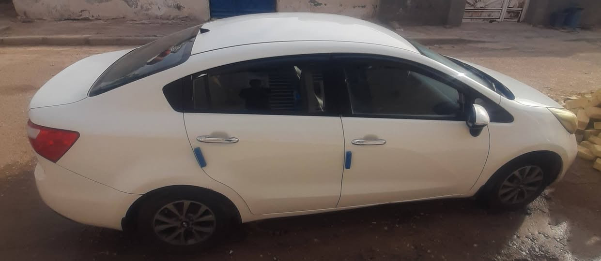 كيا ريو موديل ١٢ بيها بارد الجملغ الايمن والباب الايمن والتريد يحتاج غاز حداديه نص عمر باتري جديد واتر بم جديد راديتر جديده كشنات جلد مطعم مخمل جوزي والباقي واضح بالسونار السعر ٧٨ او بيها مجال بسيط والشراي يتفضل ***********مكاني ميسان
