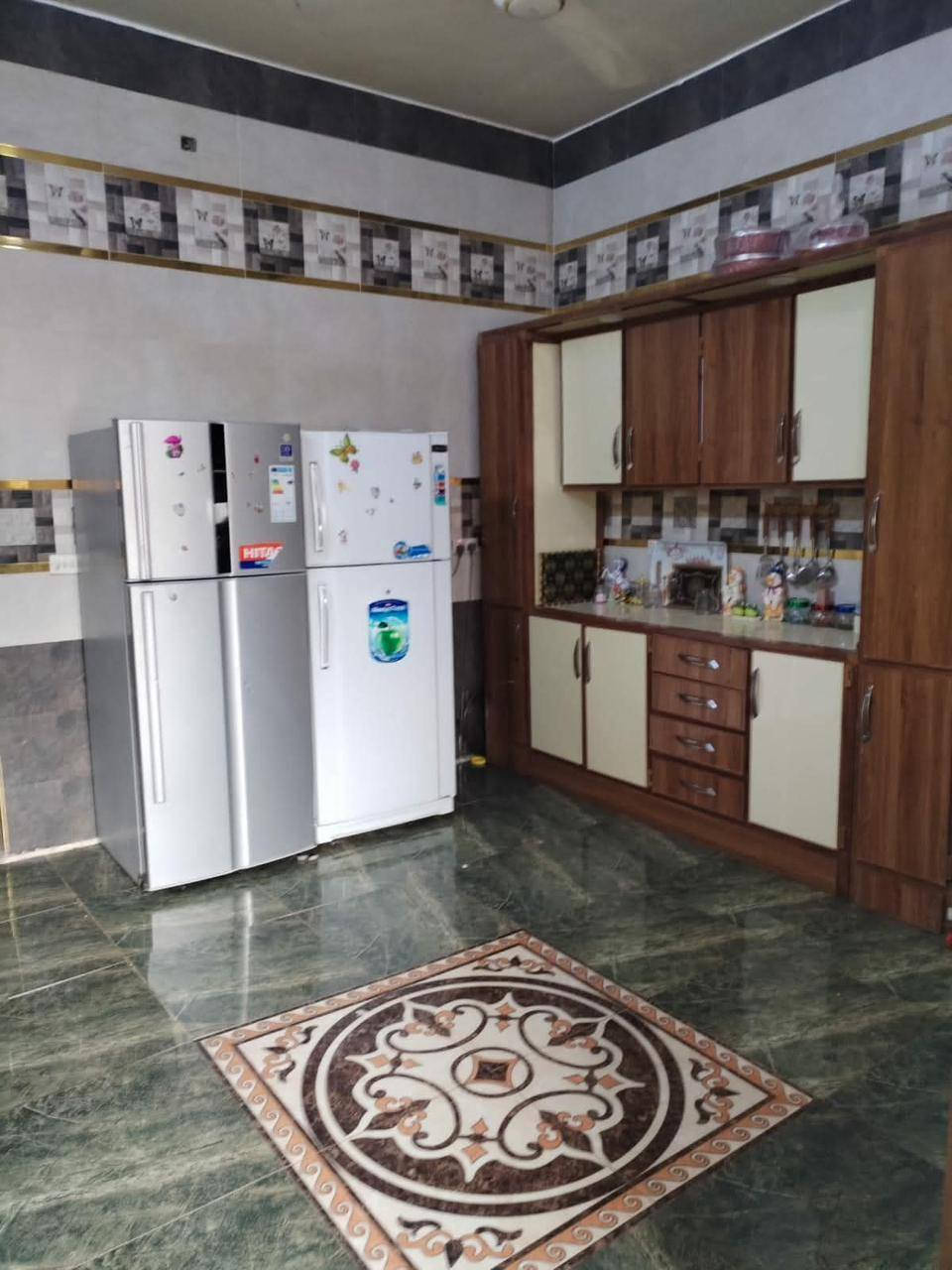 بيت للبيع بالقشله شارع التجنيد القديم شارع المدارس 
مساحته البيت 220 م طابو زراعي 
يتكون من طابقين 
الأول / صاله كبيره وبراني وغرفه ومطبخ وصحيات داخلي وخارجي وتهويه وطارمه وحديقة 
الثاني / يتكون من صاله وغرفه ومخزن  
للأستفسار ↙️⬇️↘️التواصل 
🏠🏠🏠🏠🏠🏠🏠🏠🏠🏠
#مكتب_السراج_للعقارات_و_المقاولات
***********📞
📍عنوان المكتب 📍السماوة _تقاطع الحيدرية _محلات ملعب المثنى
