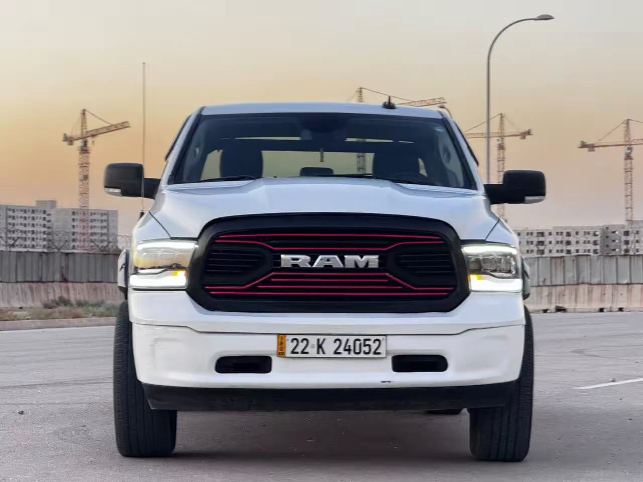 سلام عليكم

دوج رام كلاسك 2022 عائليه وشبابيه وشغل 

يعني جوكر

محرك 5700.  V8

نضامين فور وير 

تحكم ستيرن

حساس خلفي 

لايت ناصي عالي زنون 🔦

التايرات اماميه من Tire mall يعني بس تايرات مليون 

منضومه غار ايطاليا

فول تزويد السياره بك لايت لايتات متغير. 

سياره رقم اربيل تحويل ثاني بااسمي

  العنوان بغداد المنصور دور السود ***********
