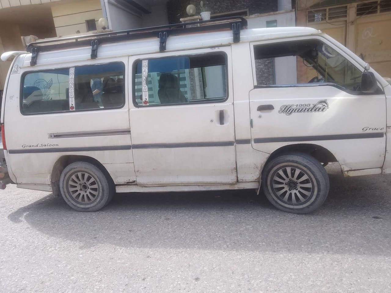 كيا هونداي للبيع موديل 1998 هيئة ومرور صافي صفر شرط التحويل رقم بصرة سنوية ساقطة حمراة مكينة معمرة جديد ثاني تبديل دهن السعر 52 رقم الموبايل *********** بي واتساب الشراي يخابر بدون تعليق مكلف بالنشر
