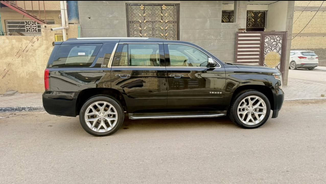 تاهو خليجي بريمير أعلى فئه ب التاهو وبإسمي ... جديده جداً ماشيه 42 شرط عله وضع الشركه شرط ربع متصرف عليها ...  مكفوله من الصبغ والفتح والتبديل كلشي بلاد ... محرك 5.300 المرغوب بلاد شركه .. السونار منشور  ... تخم تاير قبل ايام مشدود ... سبير منازل ... هزه جديده + سنويه جديده ... ارضيات مغلفه جلد ... ثلاجه ...  ويل 22 كروم ..  منضومة زينون كامله .. كشنات جلد كهربائي 7 مقاعد +  7 راكب - فتحة سقف + شاشة DVD • شاشة كبيرة + نظام صوتي BOSE
• تبريد وتسخين مقاعد امامي وخلفي + قاصه خاصه+
• تشغيل 5 بصمة + تشغيل عن بُعد + ستيرن كهرباء + كشنات خزن وضعيات + 
• رادار امامي + جانبي  - مانع اصطدام - تنبيه مغادرة المسار
• كاميرا خلفية + حساسات كامل الجهات .. تحذير نقطه عمياء بالمرآة ... وبعد هواي مواصفات ... موديل 2017 .. السعر 380 وبيها مجال بسيط ... للأستفسار ***********  ... المكان كربلاء مجاور ملعب كربلاء ...
