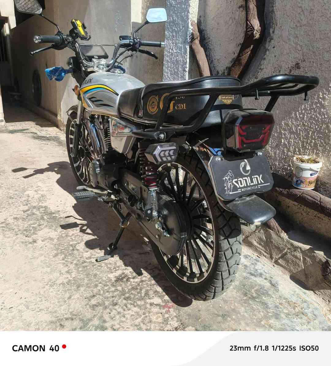 سلام عليكم عدي هاي دراجه البيع موديل 2025 عنوان بغداد شعب ***********
