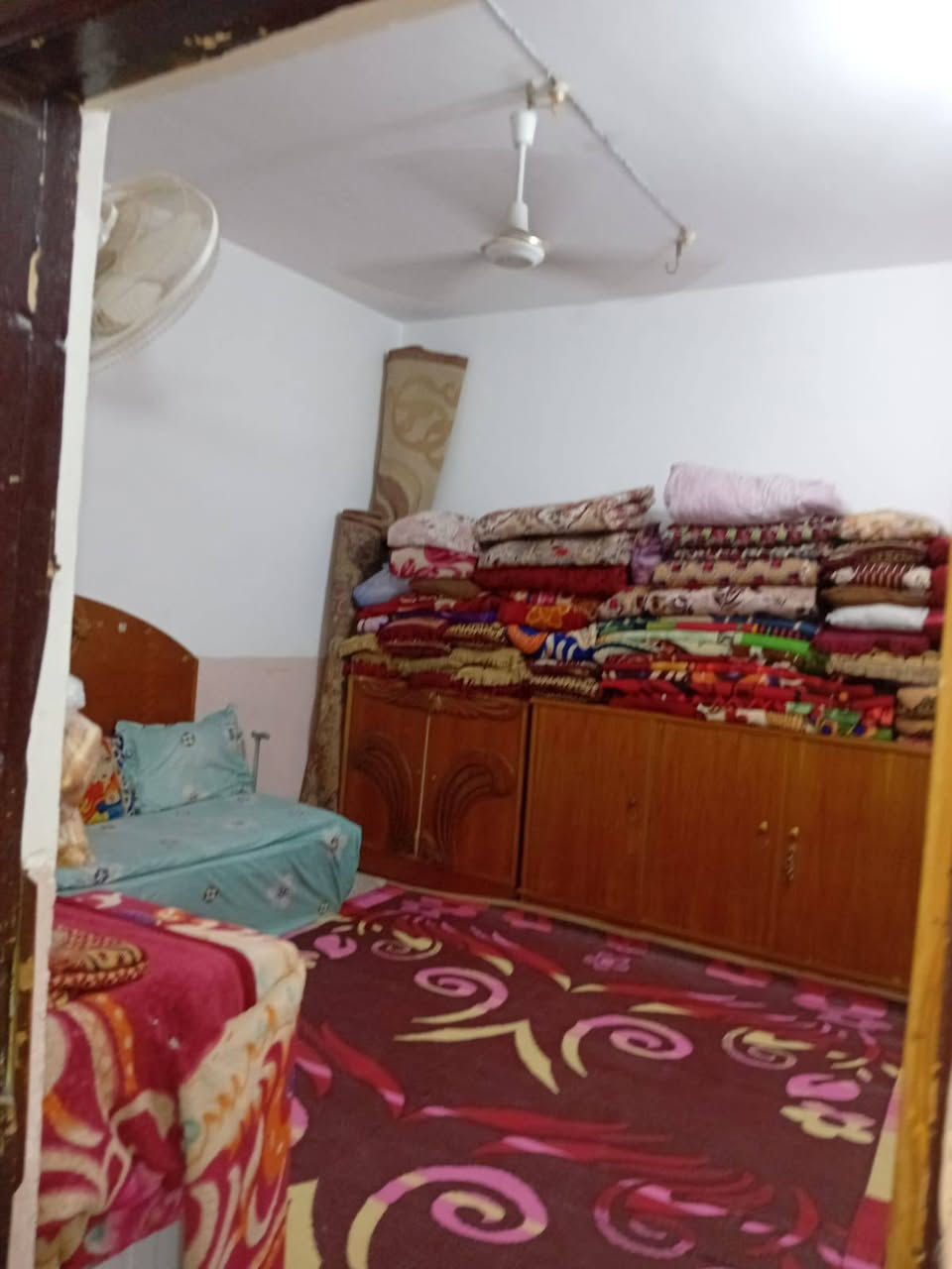 بيت للبيع  بل نجف بل مطار القديم طابقين  مساحه  120 ب سعر 32 لتواصل عل رقم او الحساب ***********
