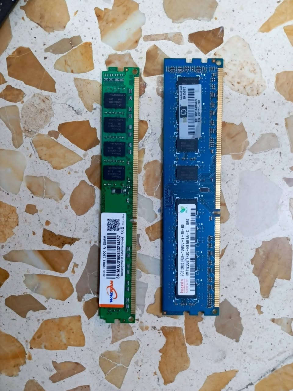 كومبو للبيع 
بورد msi + مبرد 
معالج i5 2400
رامات 10
توصيل موجود


**إذا كنت صاحب هذا الإعلان وتريد حذفه لأي سبب، رجاءا أرسل رسالة إلى الدعم الفني**