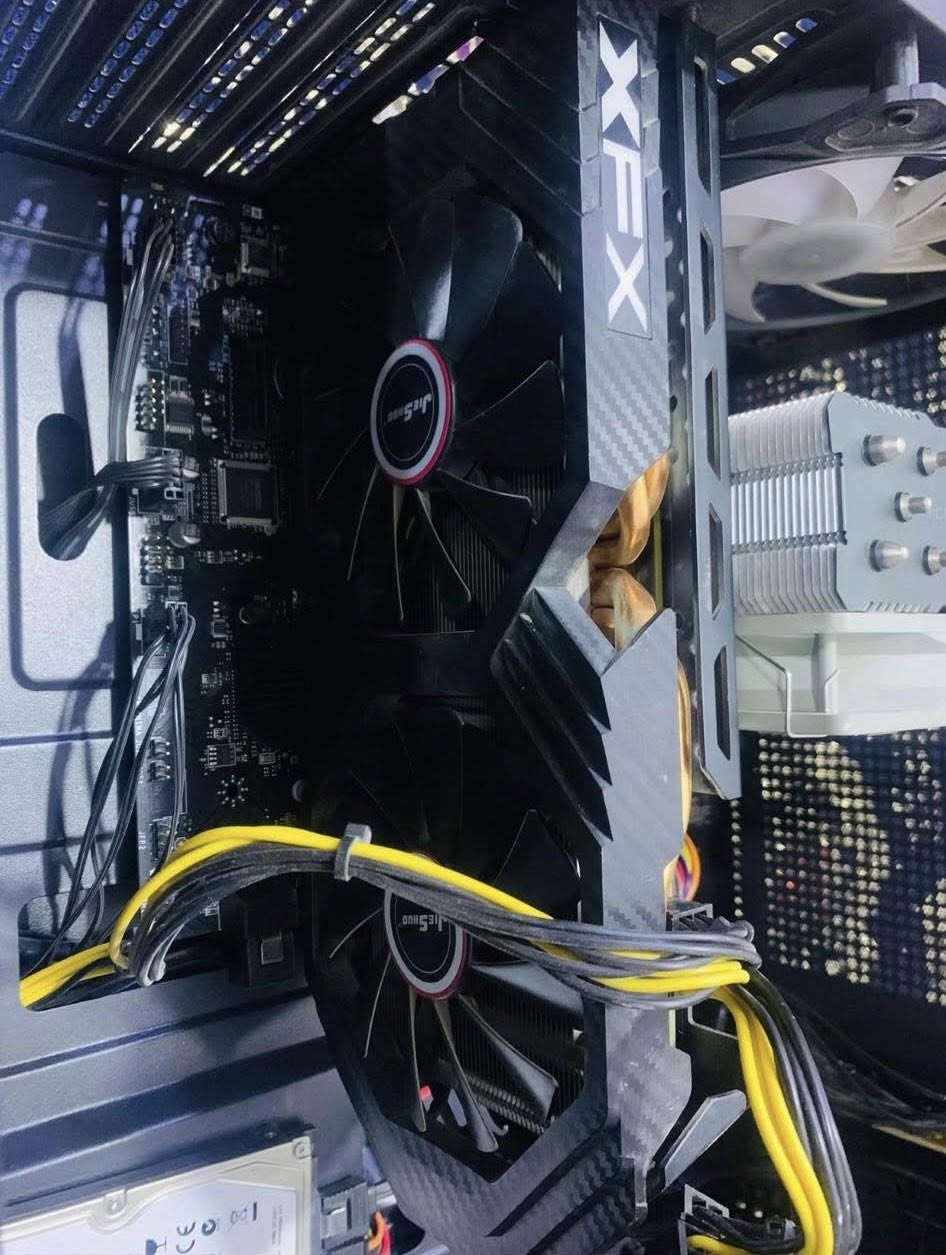 كيس للبيع نضيف السعر ٤٥٠
المعالج i3 10100f
مذر بورد H 510 PRO
كرت RX 590 XFX  ( ما مفتوح بل كارتون )
هارد M.2 256 للنضام 
هارد ثاني 1TB للألعاب 
بور  500 واط كولر ماستر 
كيس من MASS  حجم جبير زجاج 360MM
مبرد اساسن كينك غازي 120M
رام 16 2400 ( كروشل )
نفس هاذه الكيس مع 5 فانات 3 اصليات مال الكيس و ثنين مني
( فانات  الكيس الأصليه RGB مالهن طافي بس شغالات ما بين مشكله) 
مع شاشة ٧٤ هرتز حجم ٢٠ اعتقد


**إذا كنت صاحب هذا الإعلان وتريد حذفه لأي سبب، رجاءا أرسل رسالة إلى الدعم الفني**
