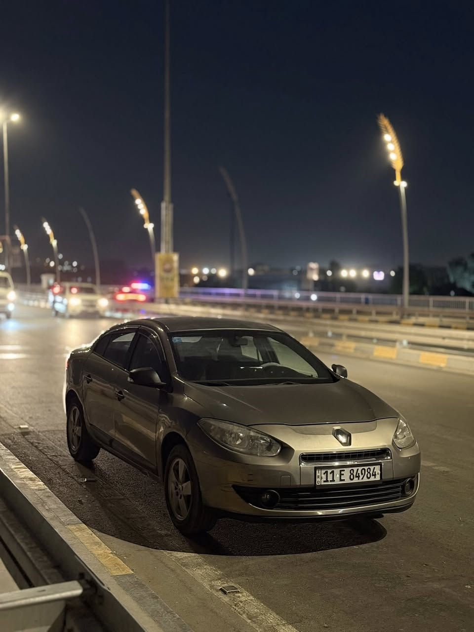 سلام عليكم
رينو فلوينس 2013
سياره خير من الله 
عليها ادامه كامله لغرفه الاحتراق 
حاله الصدر 90%
السيارة كلين بدون ضربه فقط بارد بالجاملغ سونارها موجود
گير ومحرك خير من الله تجي وتشوف وبيك خير وتدلل
شاشه كاربلي
ويل كب 
لايتات زنوون
اشاير بالمري 
تبريد ثلج 
السياره بسمي تحويل ثاني يوم
السعر 78 ورقه وبيها مجال بسيط
رقم بغداد ومكانها بغداد زيونه 
*********** متوفر واتساب
