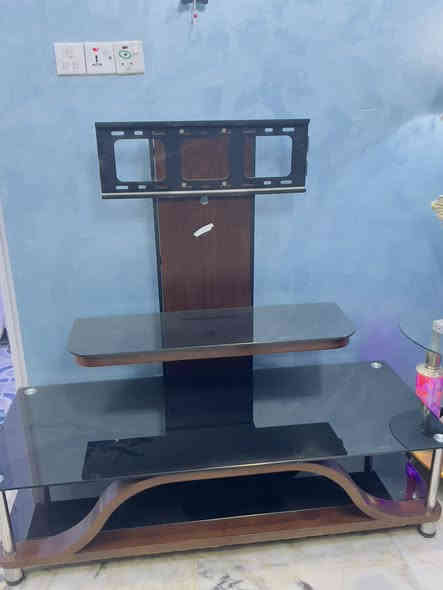 ميز بلازمه جديد السعر 50قفل ***********
