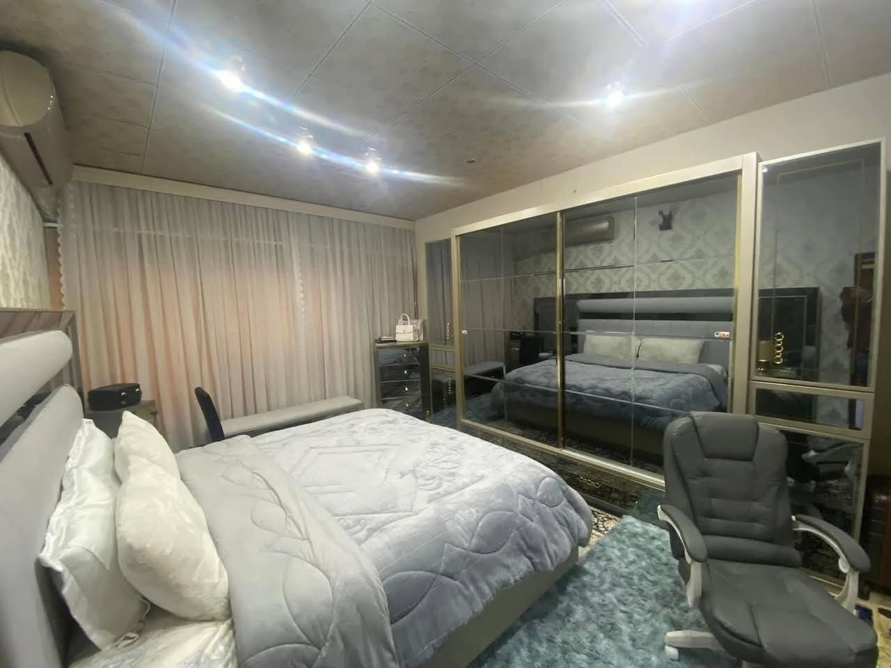 🚨تم تخفيض السعر🚨

🏡  ‏دار للبيع 400 متر واجه 20 متر طابقين  6 غرف نوم و هول و استقبال و مطبخ و صحيات و كراج و حديقه و مخزن 
 
✅مساحه 400 متر 
✅ منطقة هادئه و سعر مميز جداً 
✅ موقع ممتاز وقريب من الخدمات
✅ مناسب للسكن العائلي  
 
السعر/ علق كلمة تم ليصلك السعر

📍 الفيصل للعقارات
كركوك – شارع القدس
قرب مصرف أهلي العراقي

نقدّم لكم أفضل الفرص العقارية للبيع والشراء والإيجار،
بخبرة وثقة ومتابعة دقيقة لحد إتمام الاتفاق.

🏡 بيوت – أراضي – محلات – استثمار
📞 للاستفسار:***********
***********
