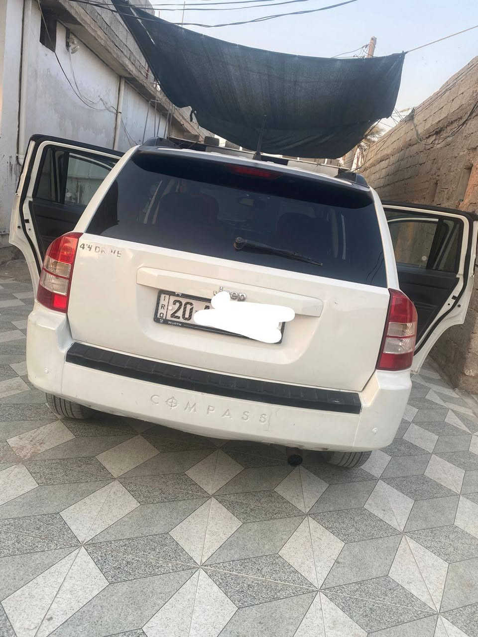 السلام عليكم 
سياره جاهزه كهربائيات كولشي شغال
جيب كومباس 2008 
سياره جاهزه كهربائيات كولشي شغال
حداديه 80 بل ميه
تايرات اخو الجديد صار فتره من شديتهن
تدفئه تبريد كوله شغال
تحويل ثاني يوم
السياره ابيعها صبغ احزام
ضررها باب وجاملغ مال السايق
السعر 85 وبيها مجال
مو شراي لا اتعبني فدوه اروحلك
مراوس هم اراوس حسب القناعه
رقم الوتساب *********** اي استفسار
هاذا الرقم بي وتساب 
مكان السياره
ديالئ بلدروز
