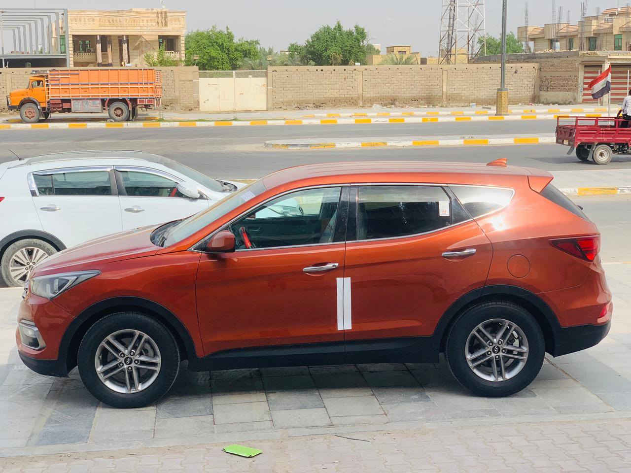 السلام عليكم هونداي سنتافيا موديل ٢٠١٧ ٤ سلندر  رقم ذي قار نكليزي وهزه جديده سنويه جديده تحويل ثاني يوم كتاب الفحص مرفق بالمنشور مكان الناصرية *********** السعر ١٤٠ وبيها مجال
