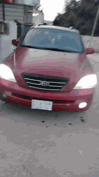 سورنتو وارد امريكي موديل 2008 للبيع ب 85 وبيها مجال بسيط او مراوس بتيي...