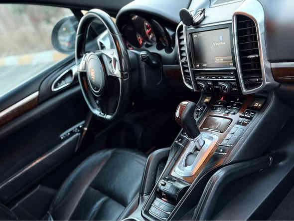 للبيع او المراوس 

Porsche Cayenne 2016 ✌️ 

بورش كايان 2016  الماني

V6 3.6 محرك تنفس طبيعي

السعر :-210$بلاششششش

ماشية ١١٥ الف ماشية

المواصفات 

مري كهرباء 

كزوز رياضي تشغيل اطفاء يدوي 

كشنات جلد كهرباء 

شاشة

ستيرن تدفئة 

سستم صوت Bose ٢٧ سماعة 

فتح وقفل الابواب و الزجاج و الفتحة بلبصمة 

جنطة كهرباء  

السيارة مواصفاتها متنعاد ولا تنشرح كلش هواية ومعروفة 

بس باب  واحد كلير بدون معجون بس بخ

محرك + كير بشرط ما مفتوح

مراوس اراوس بسيارات شمالية فقط 

مكان السيارة رانيه تابع للسليمانية

السنوية و هزة و فحص كل جديدة   التحويل  ابشرط 

للاستفسار الاتصال على 

***********

*********** رانية
