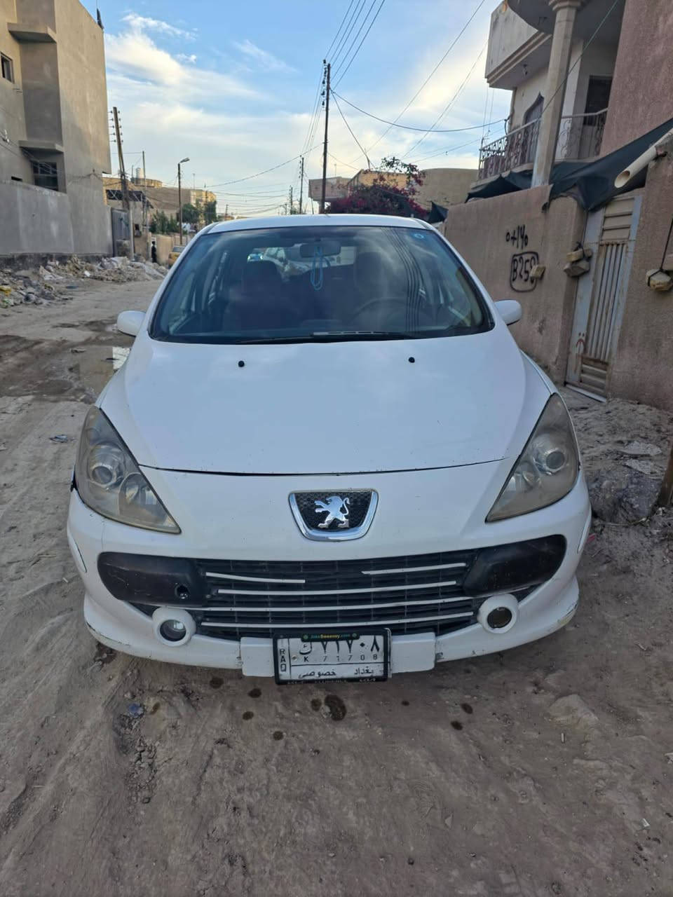 بيجو فرنسي 307 موديل 2006
السيارة عليها ادامة كامله من مجاول وبلكات وبخاخات 
تبريد ثلج ❄️
شاشه وكامره خلفيه 
عبوة فيت بم جديدة 
السيارة بيها ضربه بسيطة يم اللايت عكس السايق ومصلح طرف البنيد 
تحويل مباشر مشروع وطني 
عنواني بابل مركز الحله 
السيارة استخدام شخصي مال بيت 
السعر 42 وبيها مجال 

 ***********
مامتواجد ع النت

