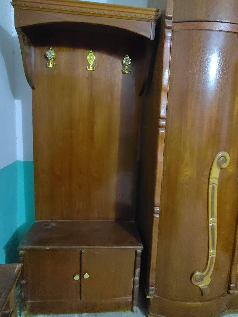 سلام عليكم
غرفة اخشاب للبيع صاج عراقي سعر 500 وبيها مجال 
مكان كنعان
***********
