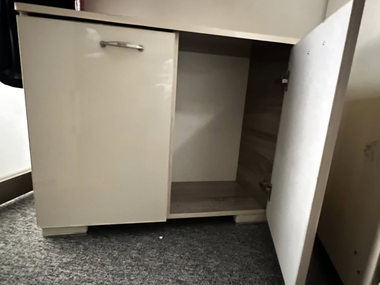 غراض للبيع
لاستفسار خابر على رقم ***********
