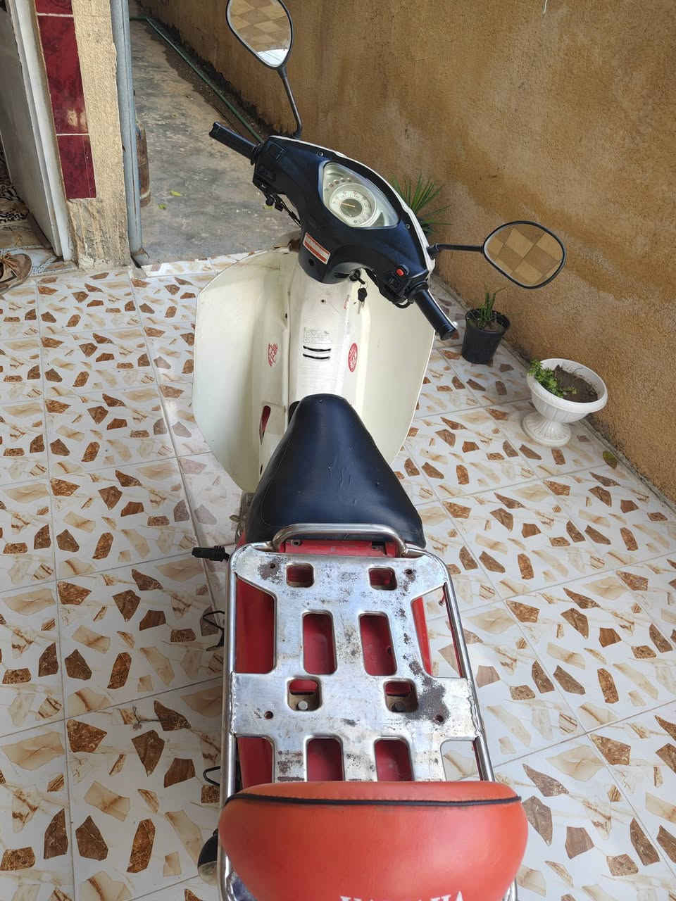 السلام عليكم للبيع سرفيز حديث  السرفيز كله شغال كله بلادي مكينه ناعمه  فقط دخانه 400 وبي مجال *********** مكاني تقاطع بني سعد
