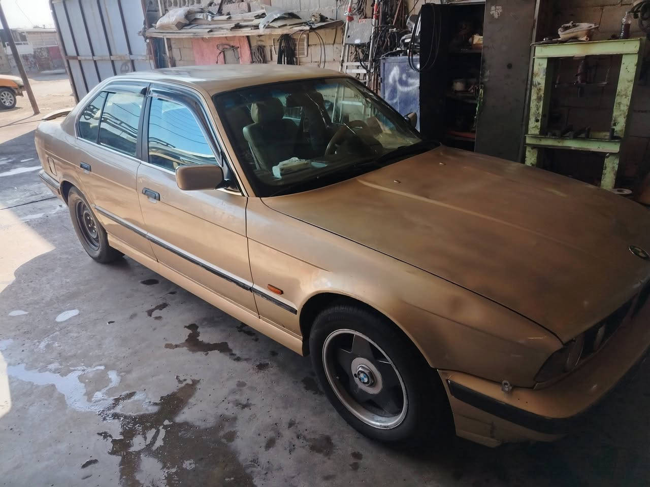 من رخصت اخونا صاحب كروب بي ام ٥٢٥ محرك جيد كير شاده جديد حاويه قبل شهر تايرات جدد رقم انبار رعيها قريب عليا تحويل مباشر سعر سياره ٣٨ تفاصيل مقطع فديو شوف وخابر تدلل الله شاهد اريد ابيع لن عدي شغله اداوم بيها وين يعجبك طلع ***********
