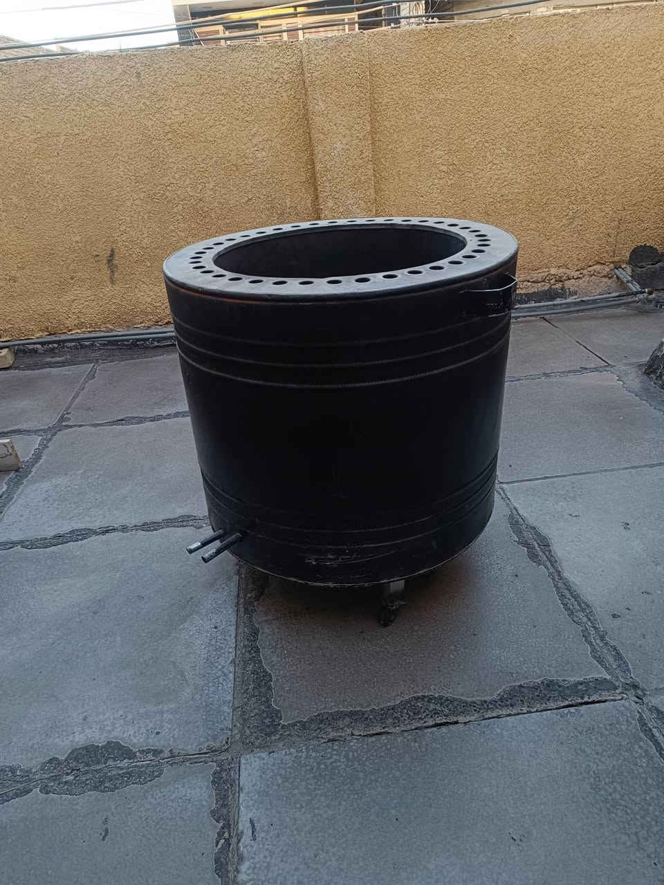 سلام عليكم غراض لبيع مثل ما موضح بالصورة
طباخ شوف العين مثل ما موضح بالصورة شغال وابيع عله شغل 

ميز بلازمه ما مستخدم جديد 
الاسعار التنور 30 قفل 
الميز 50 قفل 
المكان بغداد الغزاليه شراي تفضل خاص وسهله 
***********.
