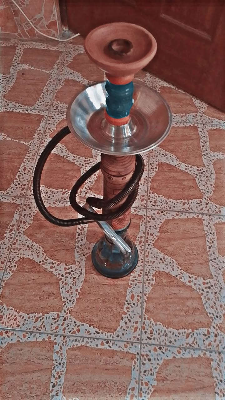 السلام عليكم نركيله خشب للبيع مستخدمه شي قليل مفوله  طابع علج ونعناع كامل ملحقاته السعر 15 الأستفسار الأتصال  *********** والخاص مفتوح ادمن وافق 🌹🥰
