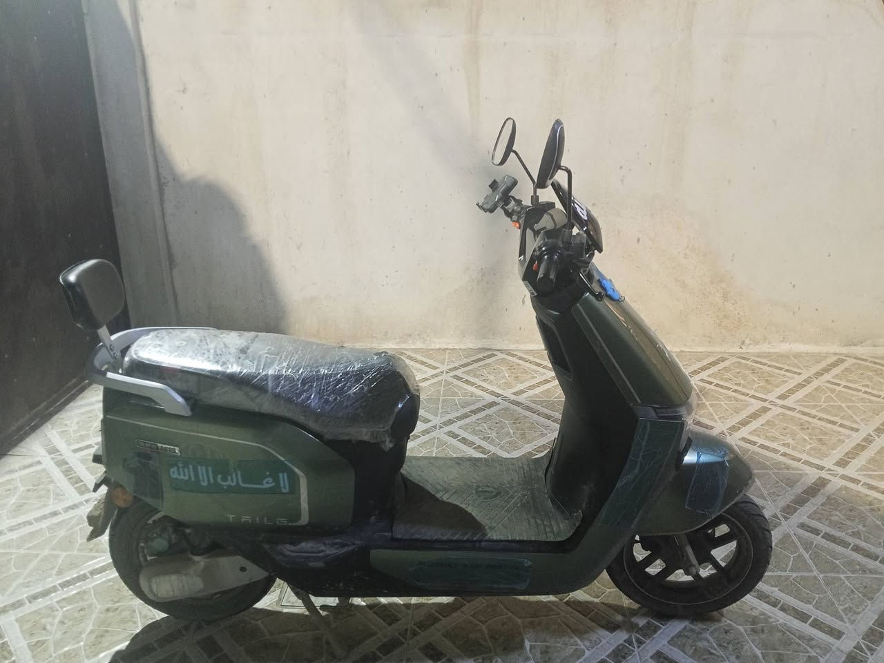 سلام عليكم 
ماطور شحن للبيع 
النوعيه تايلنج جديد
شرط بصمتين وسويج 
ثلاثه نمر 
لايت زينون عالي ناصي 
اشاير شغلات
الماطور جديد مامتعوب 
السعر 950وبي مجال بسيط
للاتصال ***********
بي واتساب 
***********
