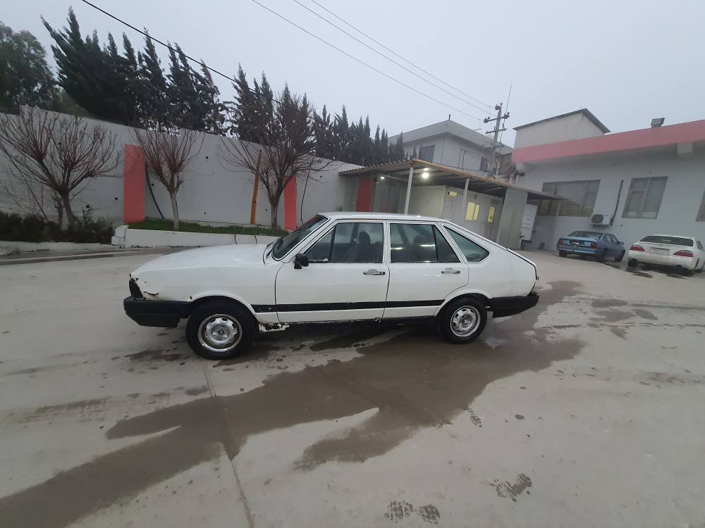 بەناوی،خوا بەڕازیلی مۆدیل 1985 ئاڕم پلاسیک سلێمانی گێڕ مەکینە جیتا 6 گێڕ گێڕو مەکینەکەی بەشەرت بەشەرتی فیتەر کارەبای بەشەرت گەرمی فڵچە هەموی بەقشەرت تەقەو ڕەقەشی بەشەرت زۆر جایزە سەیارەکە کەم بانزین ئەخوا جامی نەشکاوە ماڵی دۆستە لە سلێمانی سعری 12 مەعامەلە *********** السليمانية, العراق
