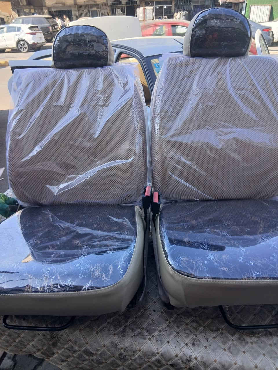 الاسطة للدوشمة الحديثة تغليف كافت انواع سيارات المخمل تغليف كشنات معا ليلون حراري معا سفريات ١٢٥ عرض خاص شهر رمضان العنوان بغداد الكاضمية شارع النواب مجاور سوق نواب  الهاتف *********** ابو كرار
