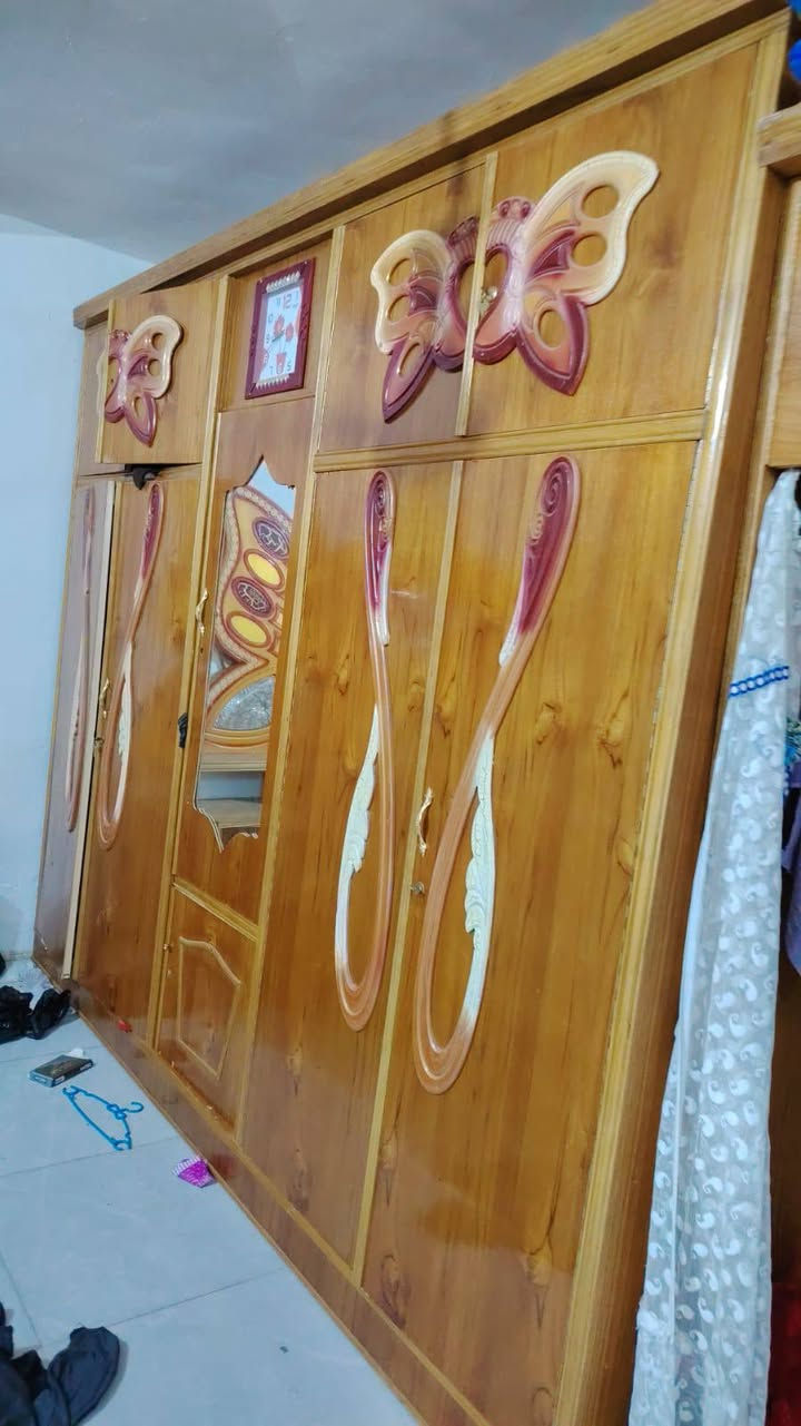 غراض للبيع نظيفات شراي يرسلني وتساب ***********
