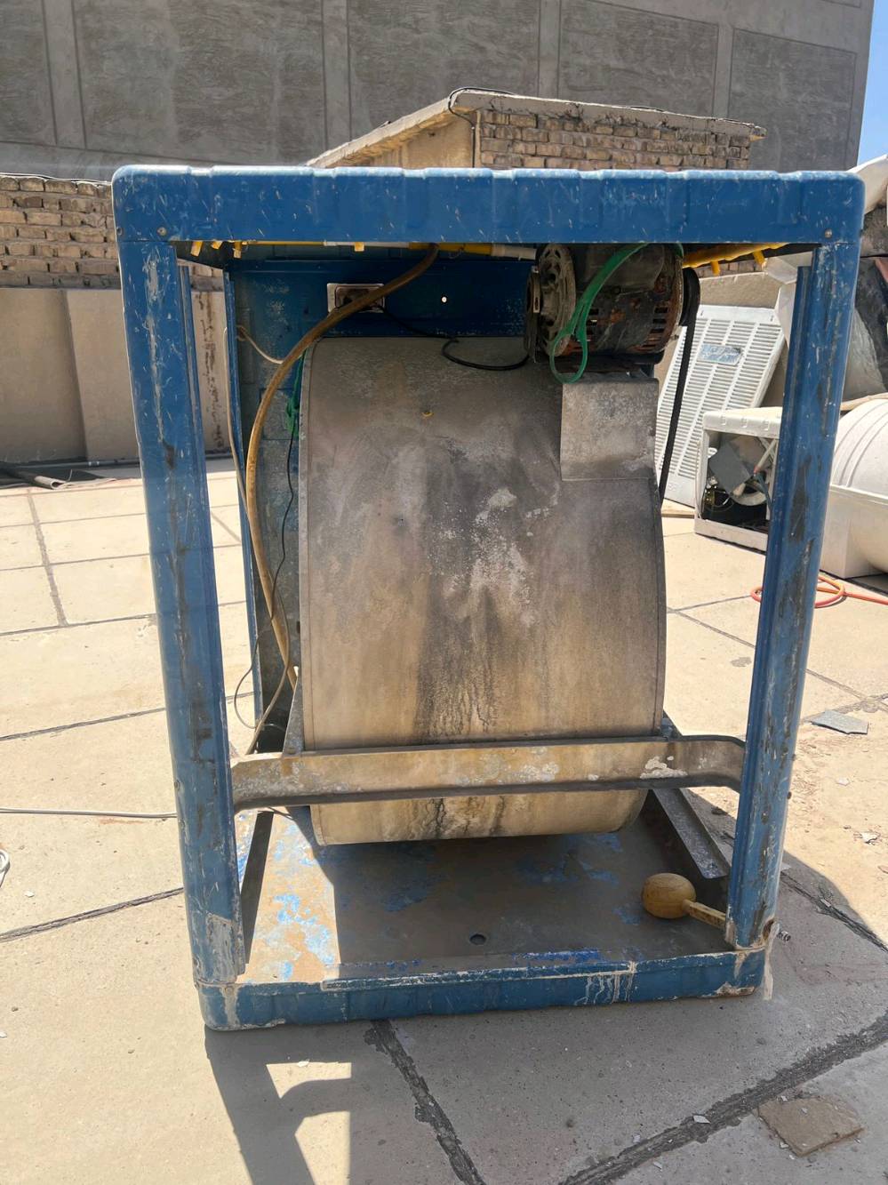 مبردة ايرانية سپهر الكتريك حجم 7000
موديل SE700
كاملة و جاهزة مع دكت فتحتين
بغداد الشعلة 
*********** 
250.000
