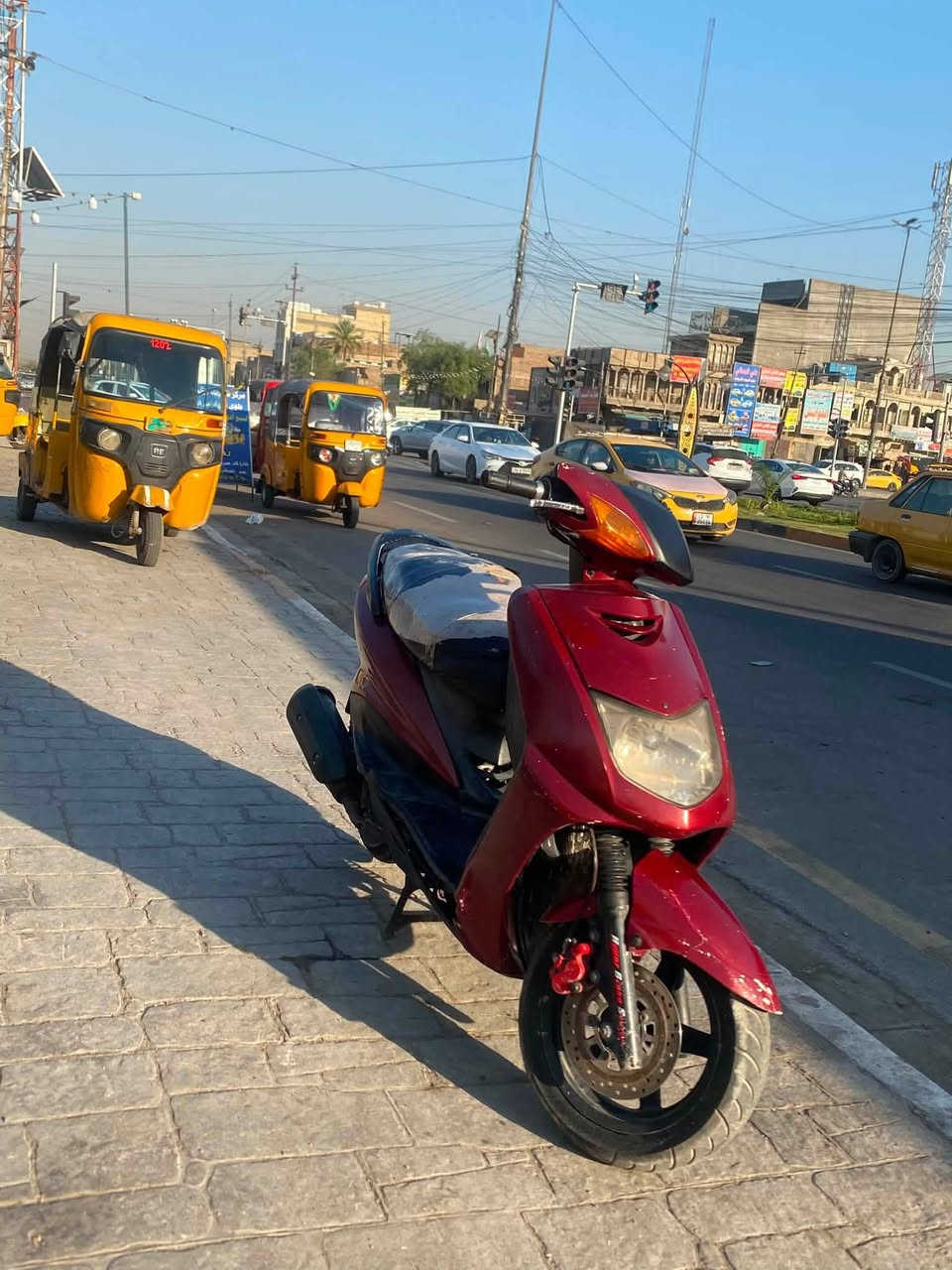 سلام عليكم شباب عندي دراجه سكنس نثيه درجه حلوه شلعه ومعدل كفرته نضيفه كهربيات كلا شغله سلف هندر شغله دراجه نقص كابرتر وصخ
تشتغل وتطفه ابيعه عله وضعه 240 الف بيه مجال حك جيتك مكاني بغداد مدينه الحميديه***********
